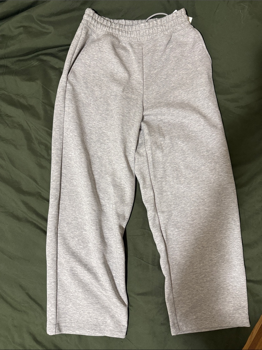 Uniqlo Light Gray Unisex Sweatpants with Elastic Waist